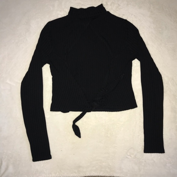 Long Sleeved Crop Top - Picture 2 of 3